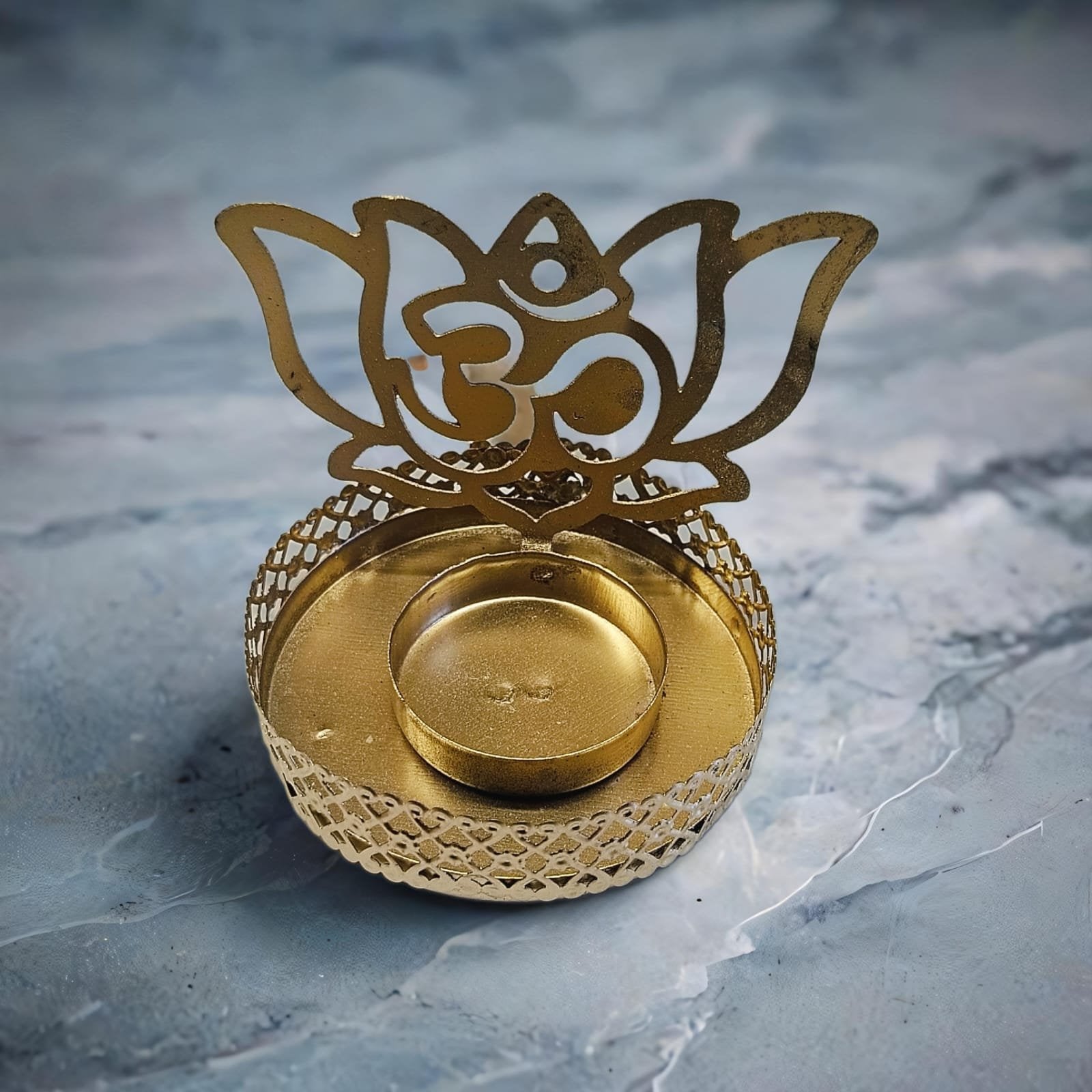 Designer Metal T lite Holder