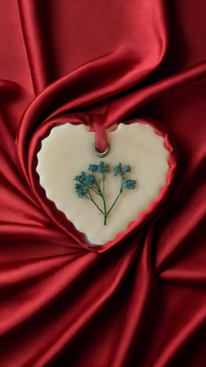 Ribbed Heart Wax Sachet (pack of 1)